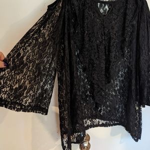 Lace stretch cold shoulder tunic top